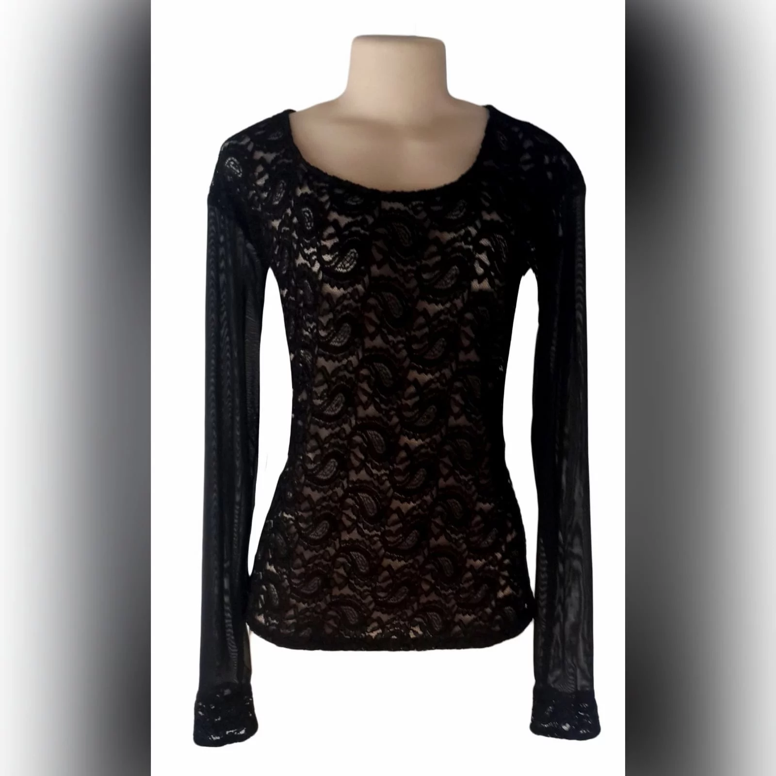 Top de renda casual chic preto 3 top de renda casual chic preto translucido com mangas longas