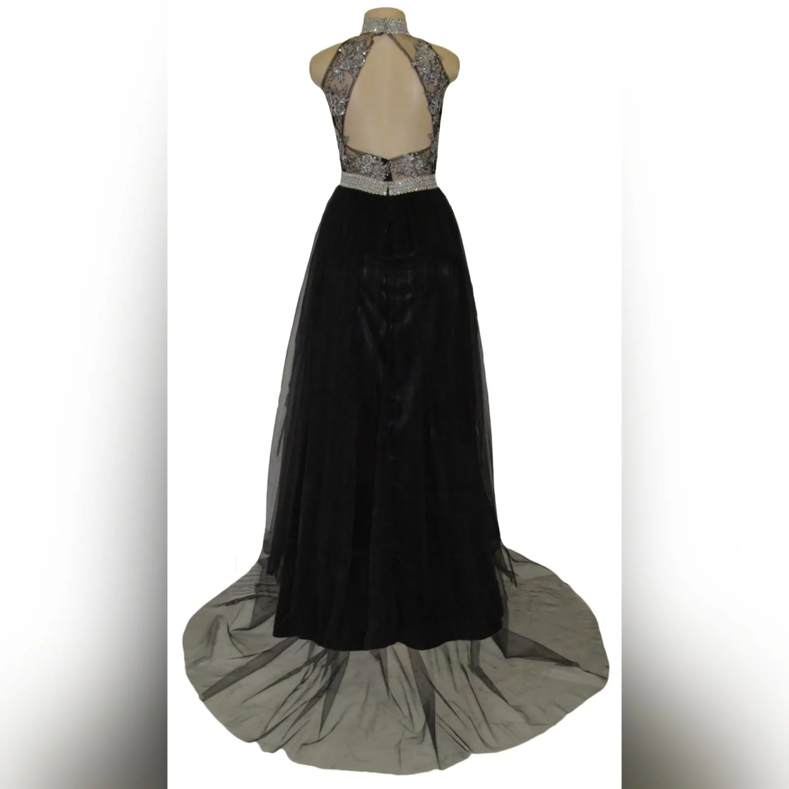 Black & silver long elegant prom dress 4 black & silver, long & elegant prom dance dress with a triangular open back. Choker neckline and an under bust bling belt with train.