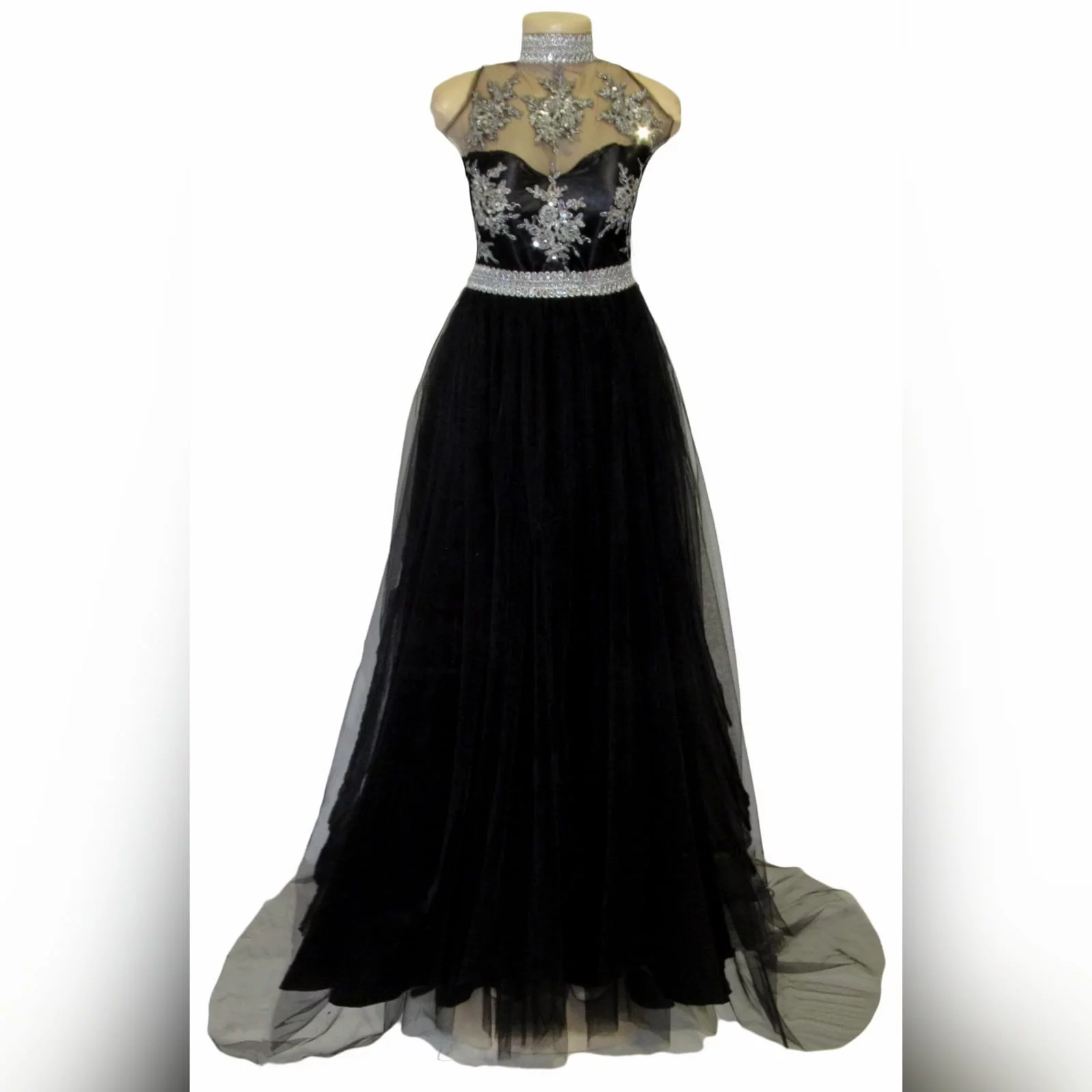 Black & silver long elegant prom dress 1 black & silver, long & elegant prom dance dress with a triangular open back. Choker neckline and an under bust bling belt with train.