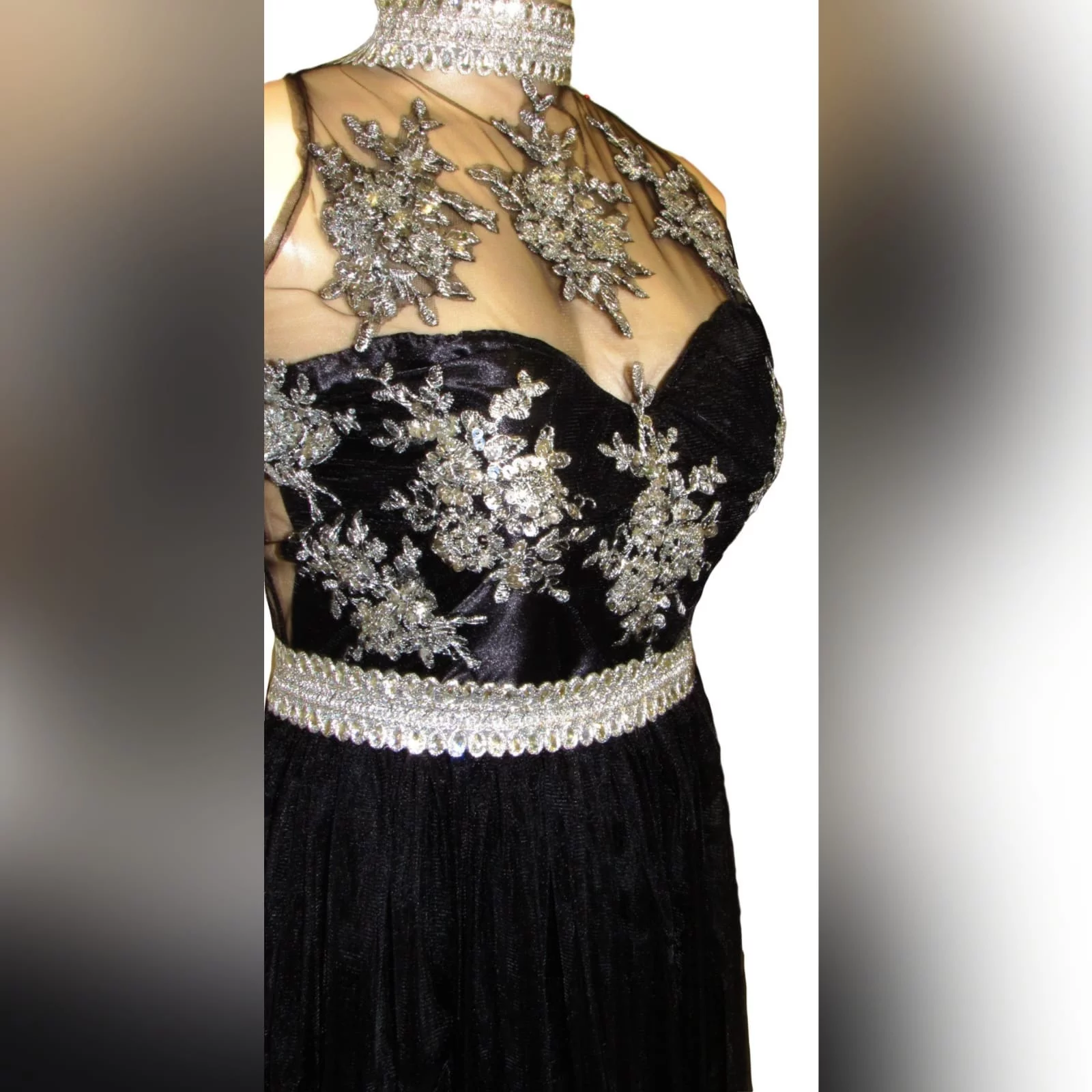 Black & silver long elegant prom dress 2 black & silver, long & elegant prom dance dress with a triangular open back. Choker neckline and an under bust bling belt with train.