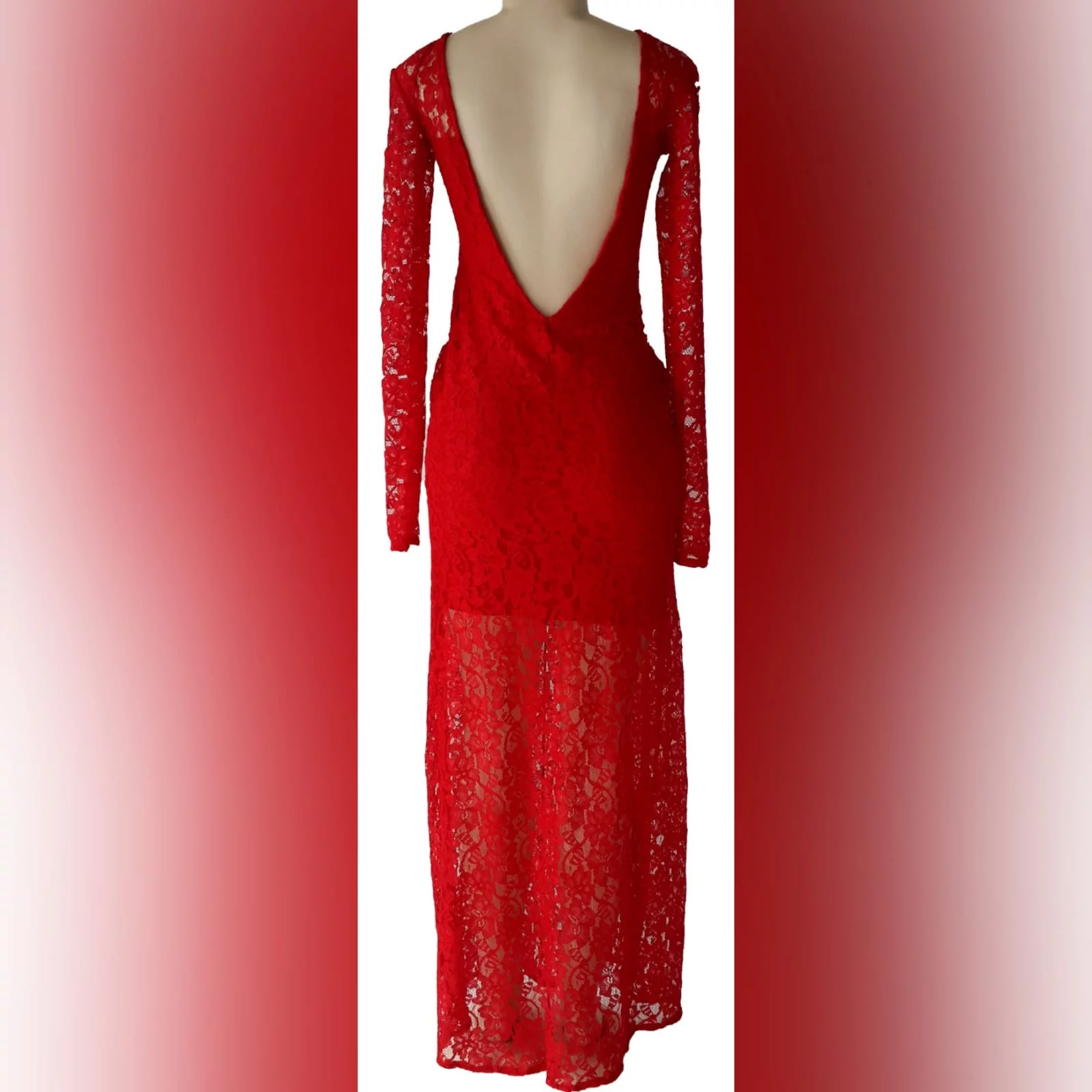 Vestido formal longo vermelho de renda 3 vestido formal longo vermelho de renda, com pernas, decote e mangas translucidas, com uma parte de trás em v aberto