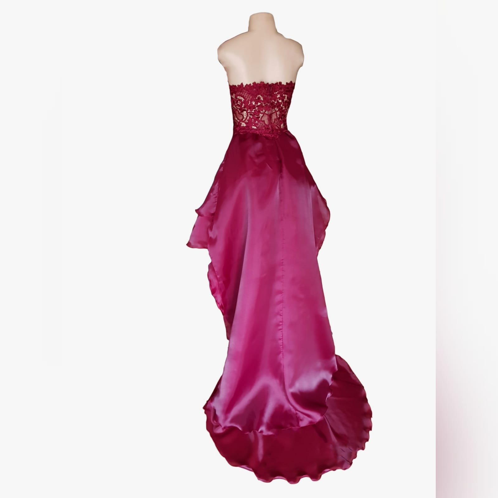 Dark red high low evening dress 8 the perfect dark red evening dress for your prom night if you want to look elegant yet adorable. With a lace bodice and a double layer hi - lo flowy bottom for a slight dramatic effect.