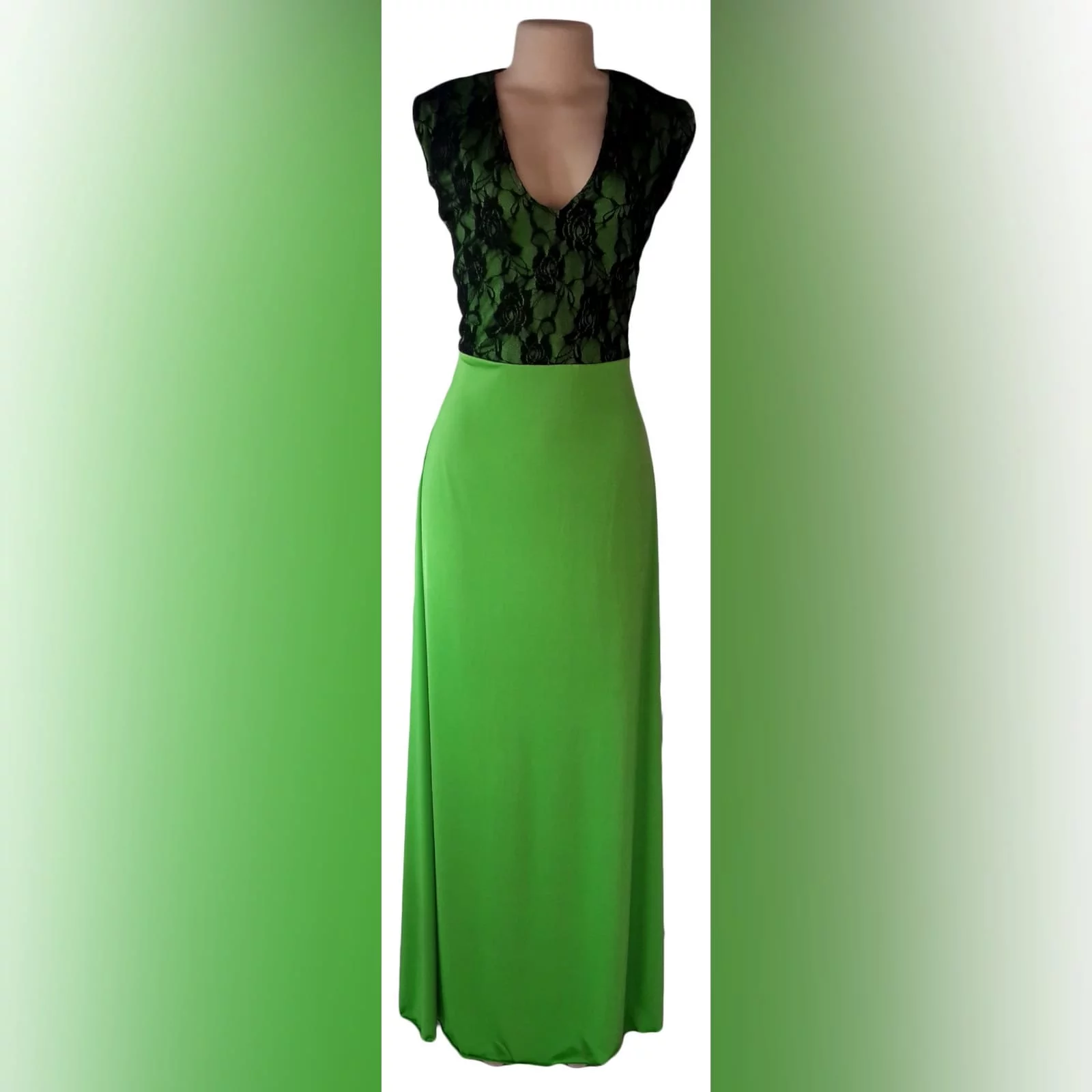 Green and black bridesmaid dresses 2 green & black bridesmaid dresses. Bodice with an overlayer of black lace.