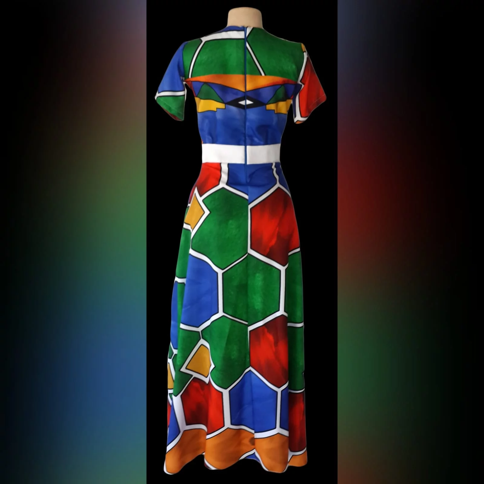 Vestido de tecido africano ndebele longo 5 vestido de tecido africano ndebele longo, com cinto branco e com camisa combinando