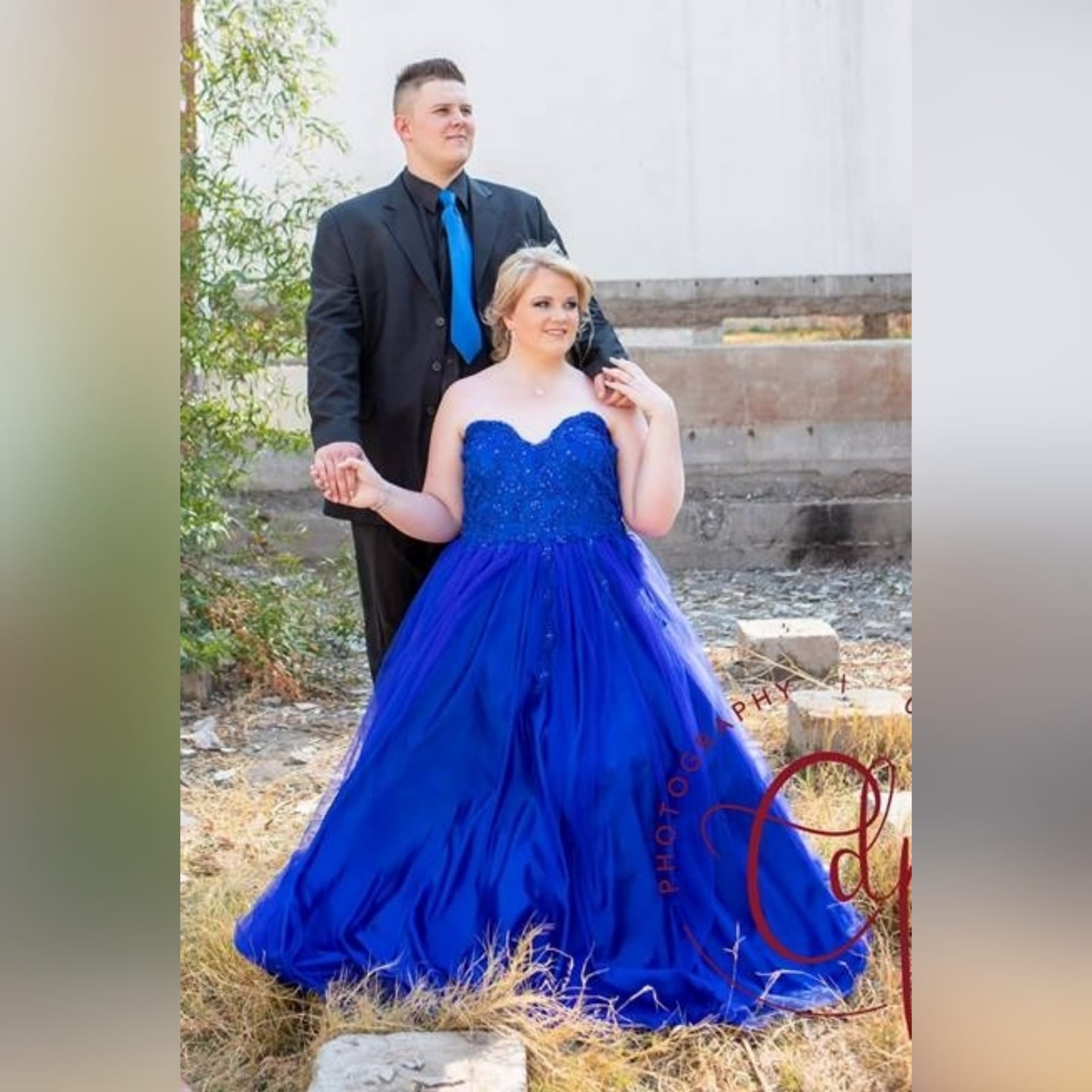 Royal blue boobtube tulle prom dress 2 royal blue boobtube tulle prom dress. Bodice with a sweetheart neckline and detailed with beaded lace falling onto the tulle skirt.