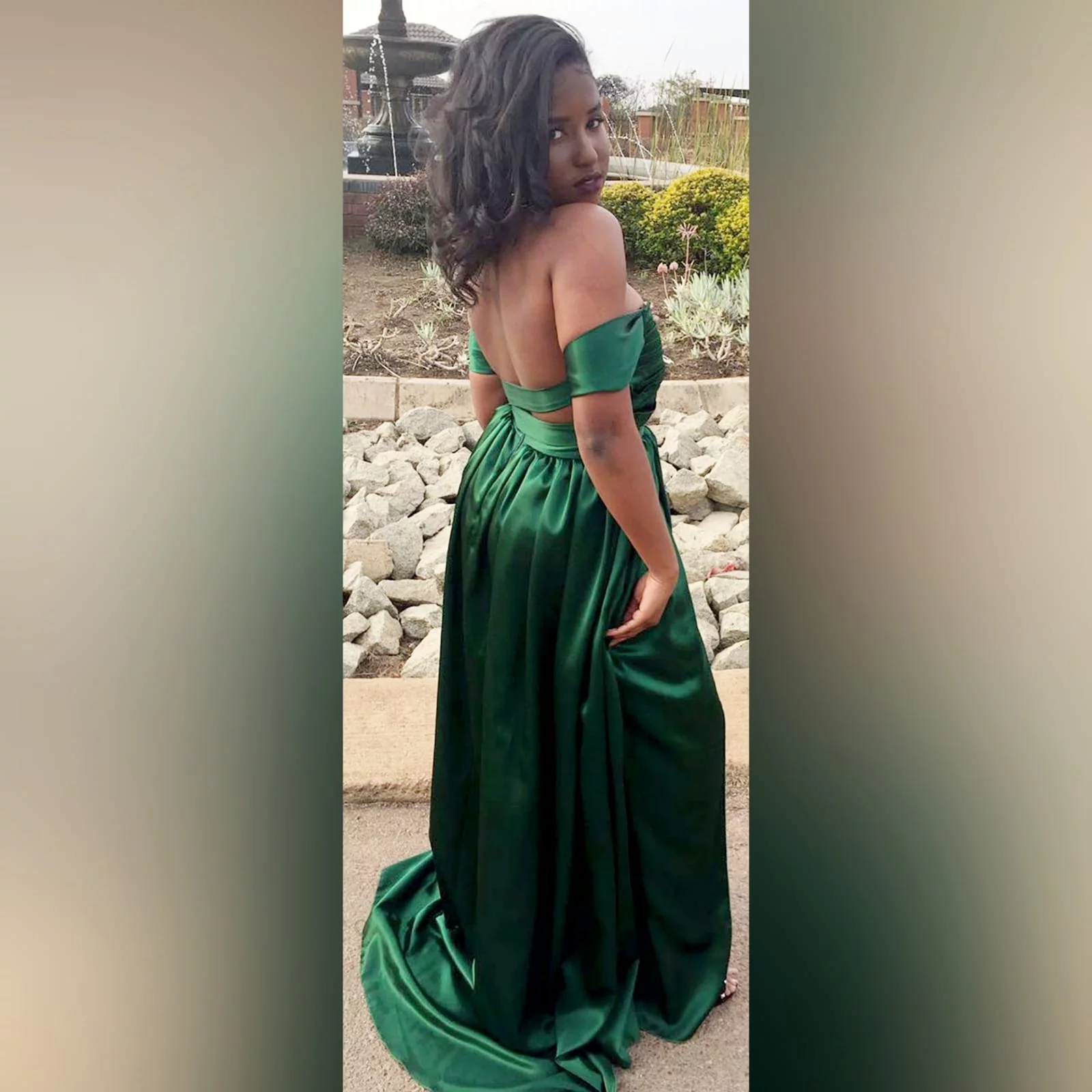 Emerald Green Satin Flowy Formal Dress - Marisela Veludo - Fashion